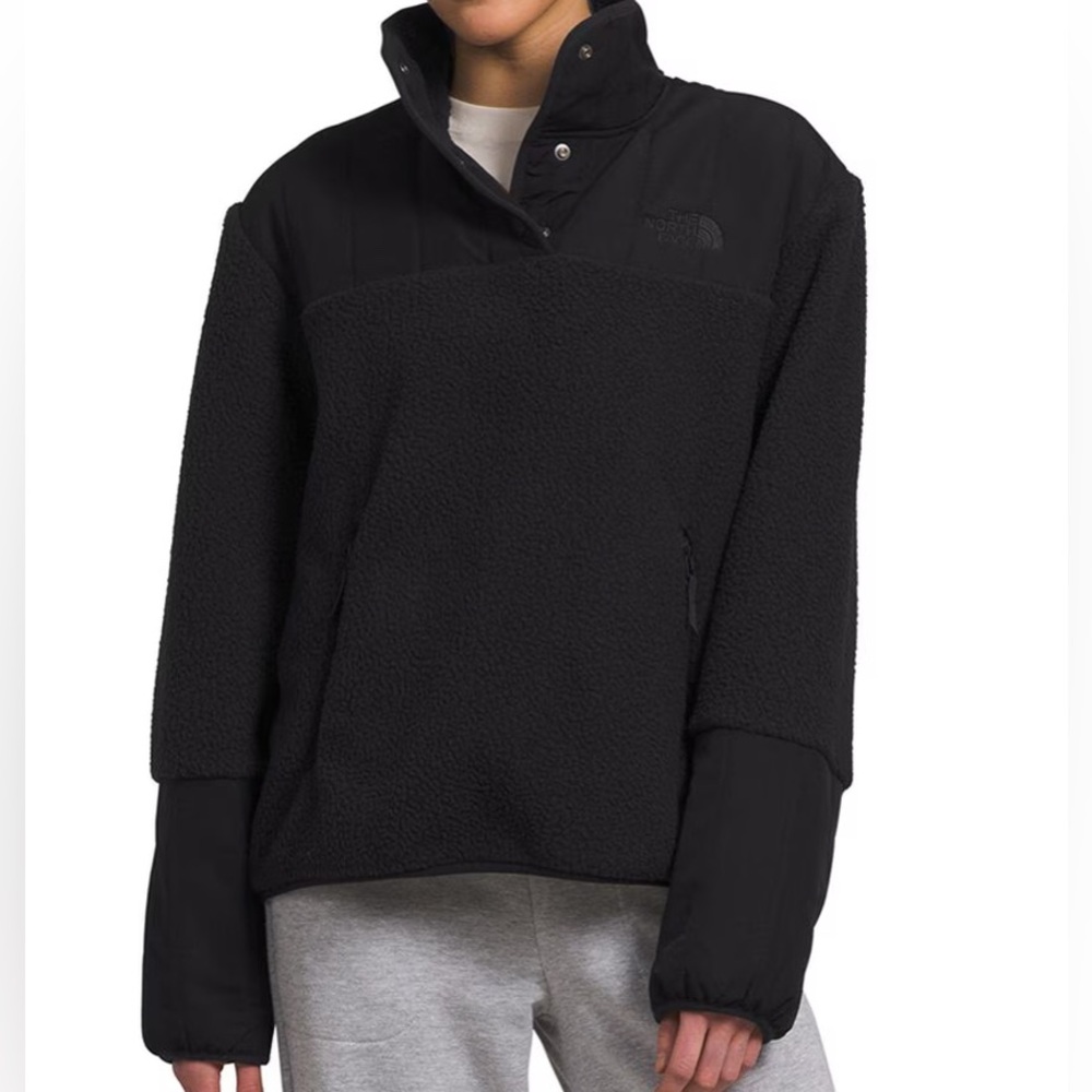 The North Face NWT Cragmont Fleece 1/4 Snap Pull Over Jacket in TNF Black